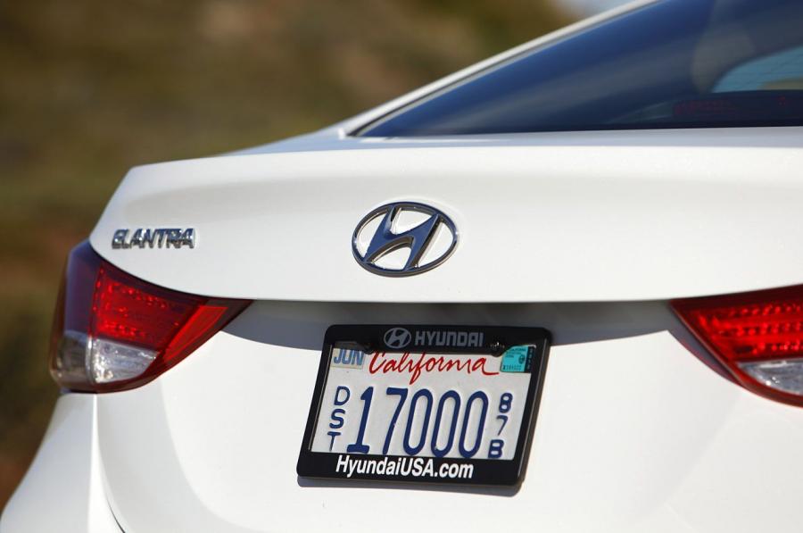  Hyundai Elantra 2011 года  (фото 58 из 144)